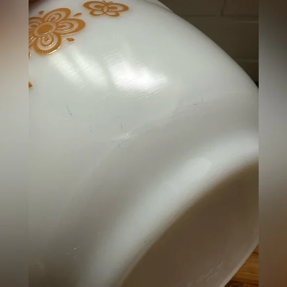 Vintage Pyrex Bowl - Picture 3 of 12